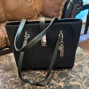 Guess shoulder Tote Bag ( barely used, like New)
